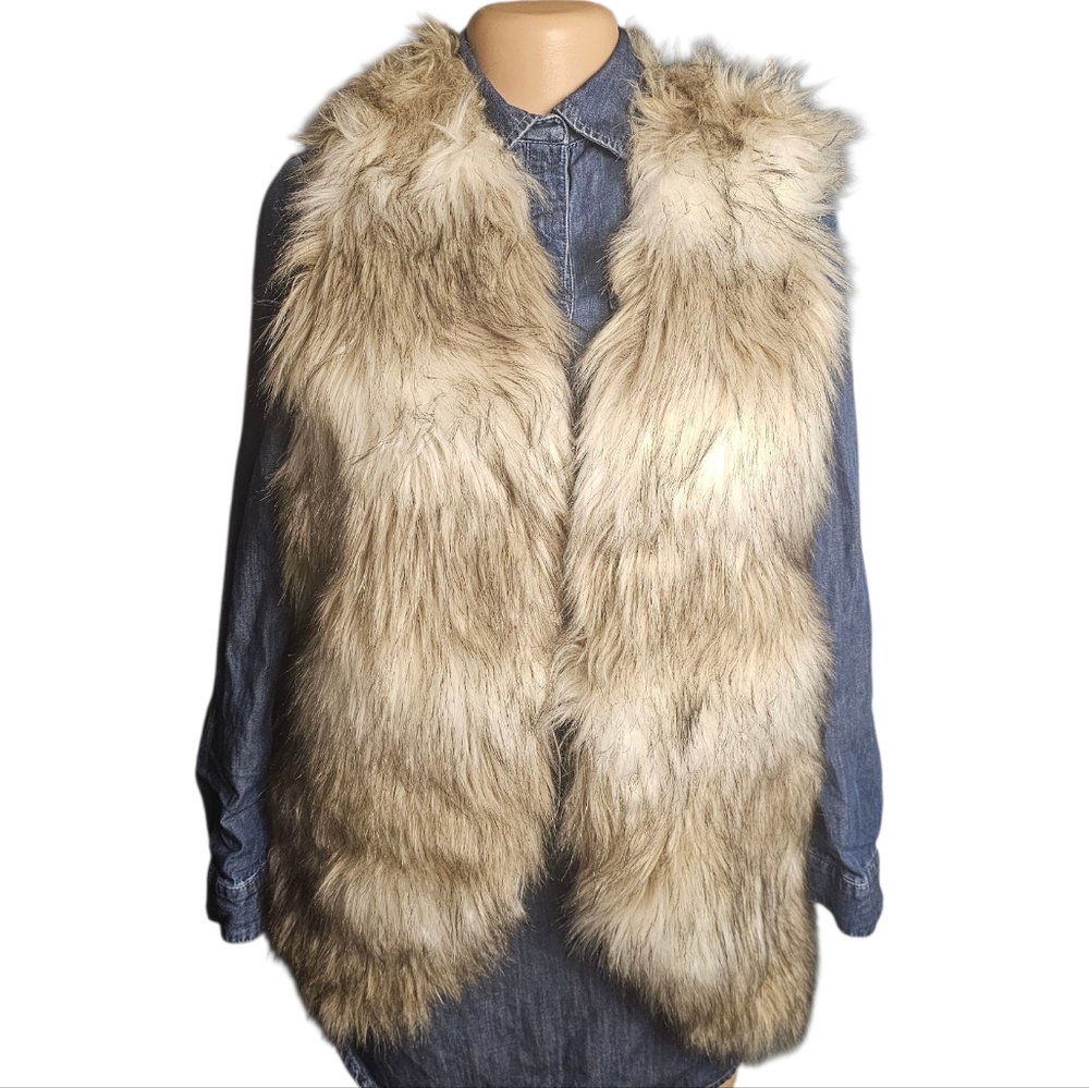 Skies Are Blue Faux Fur Open Front Vest EUC